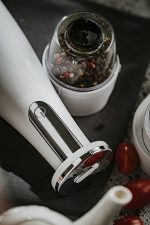 Набір з 3 подрібнювачів для спецій, солі та перцю - USB Adler AD 4449w - Набір подрібнювачів для спецій, солі та перцю від Adler з USB-з'єднанням - Зображення 4