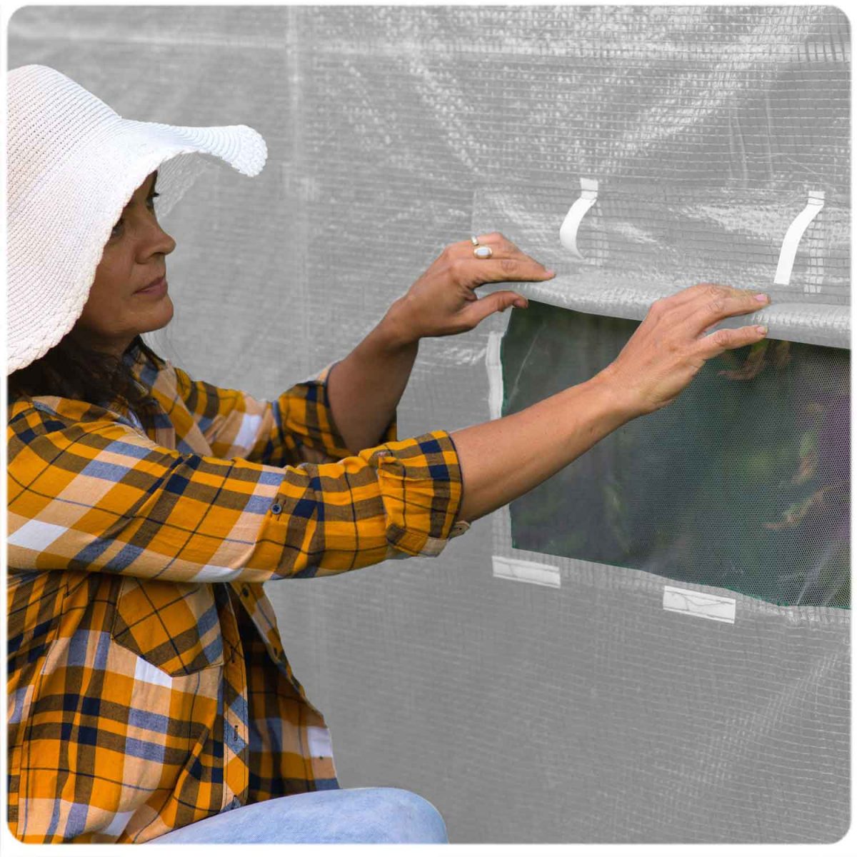 folia-na-tunel-ogrodowy-3x6m-18_359 Плівка на садову теплицю 3x6 м (18 м²) біла Plonos - Світлопроникний захист - Зображення 3