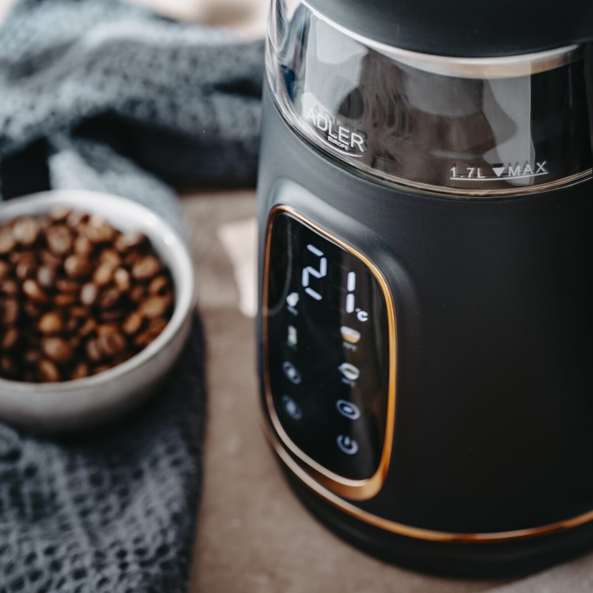 Скляний електричний чайник Adler AD 1305 LED 1.7л 2200Вт 40°C-100°C black gold