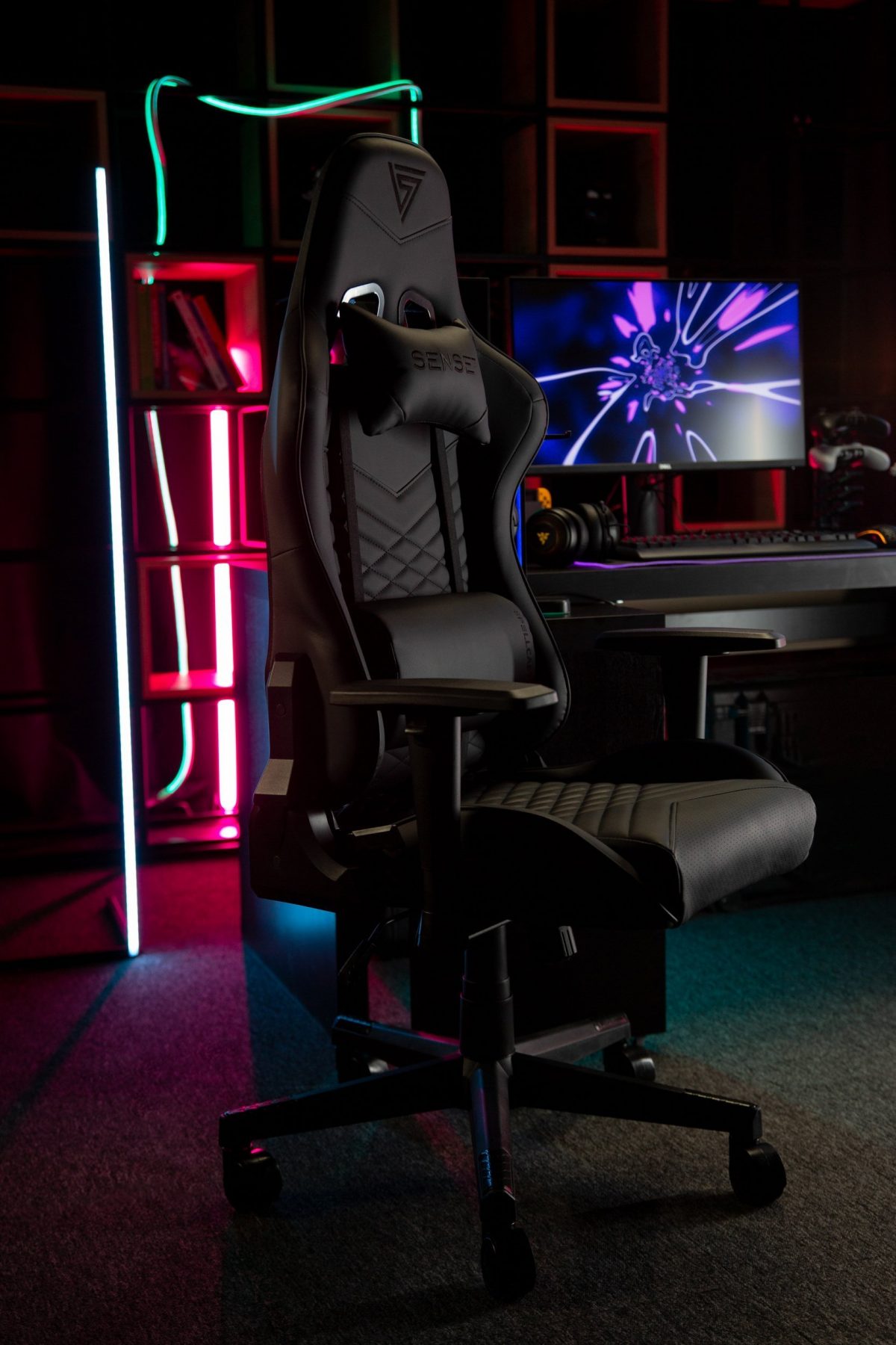 Крісло для геймерів SENSE7 Spellcaster чорно-червоне - Зображення 7