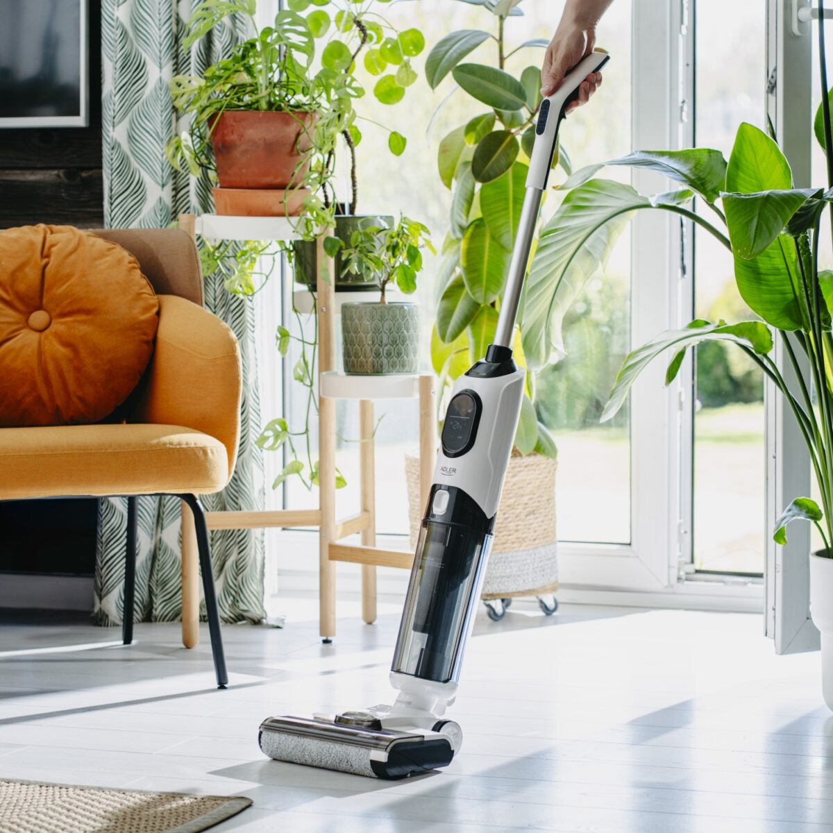 Ручний акумуляторний пилосос 2-в-1 для сухого та вологого прибирання Adler AD 7077 2600мАг