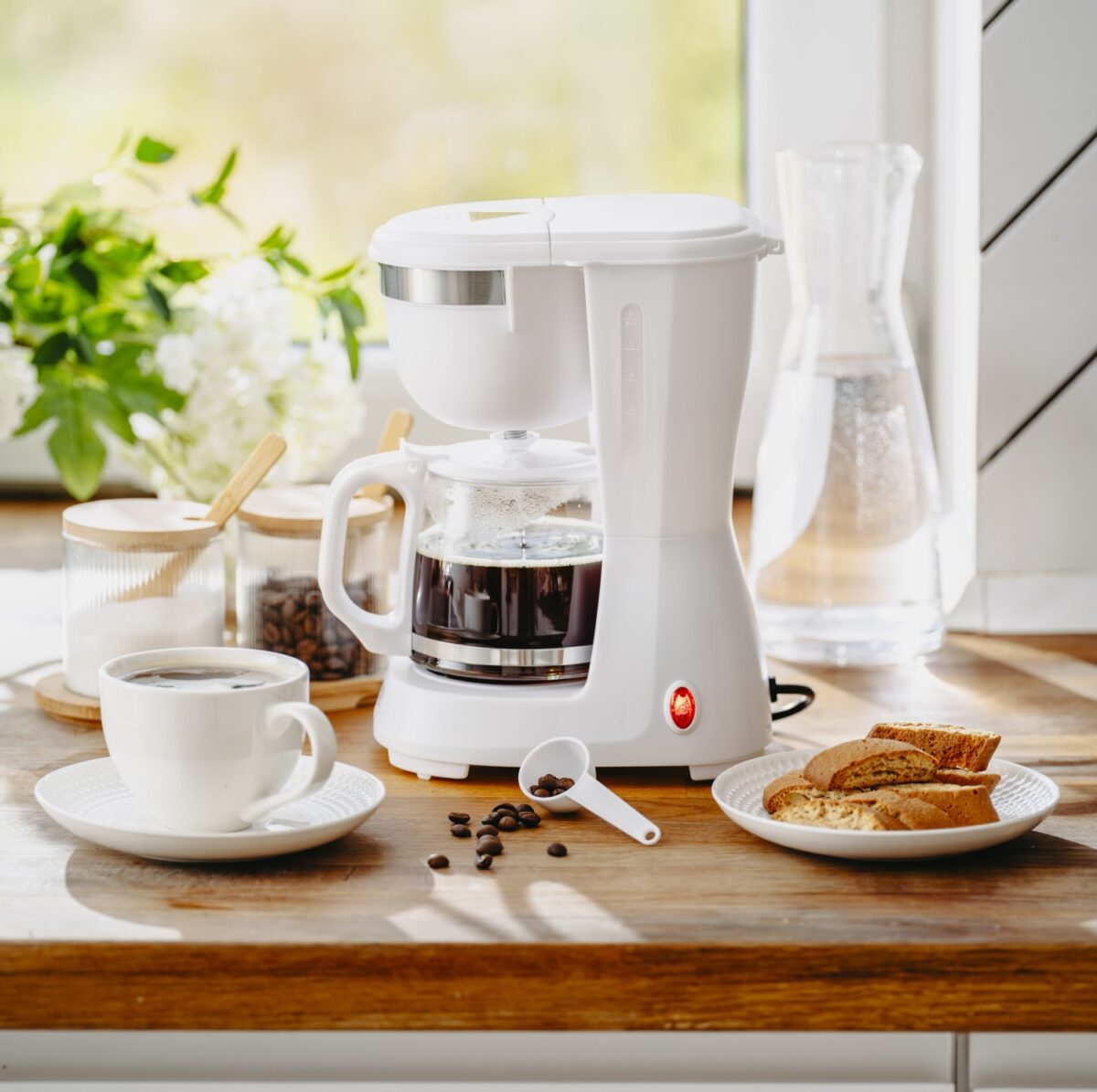 Кавоварка крапельна Adler AD 4381 біла 0.6л