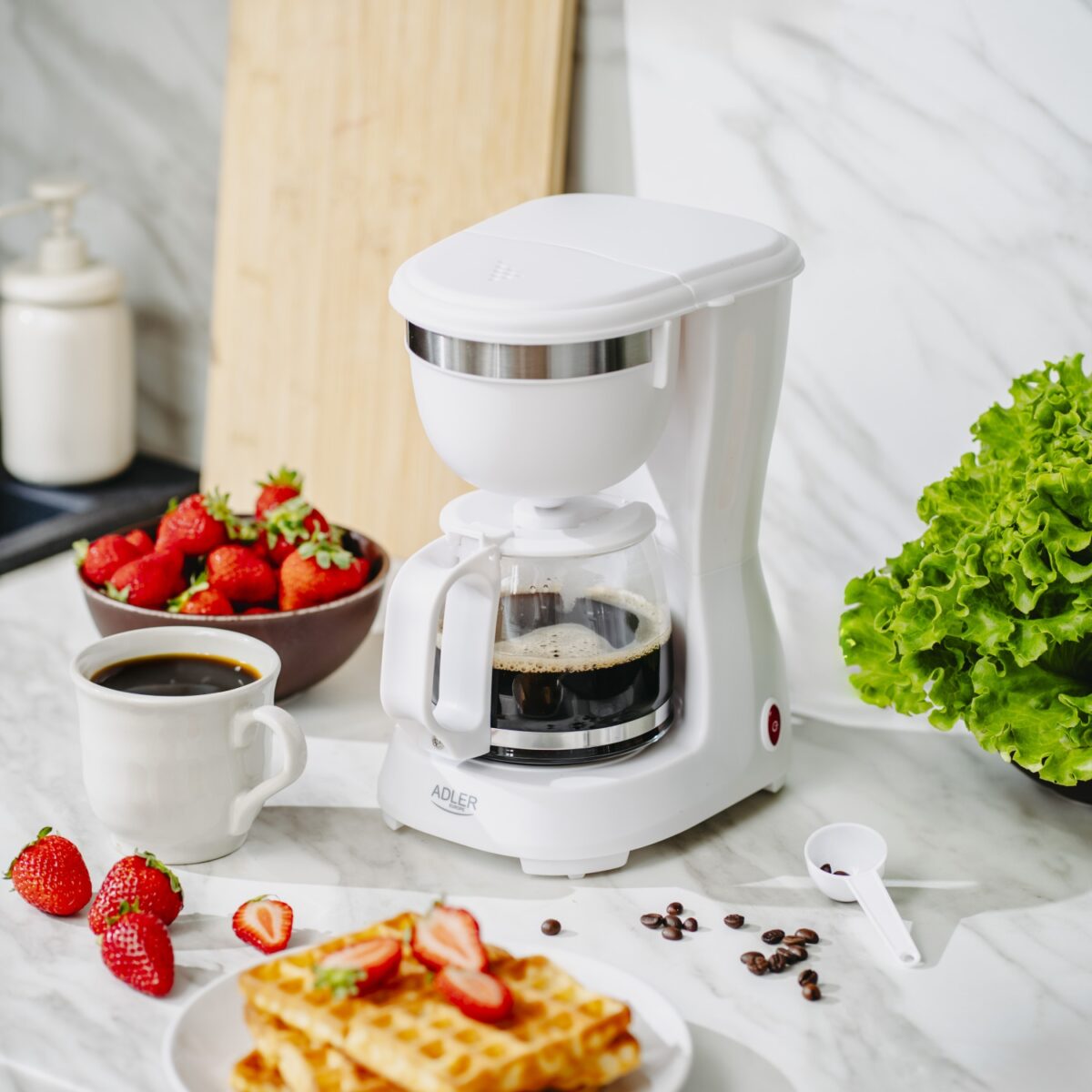 Кавоварка крапельна Adler AD 4381 біла 0.6л