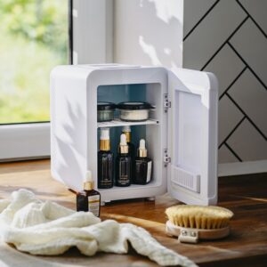 Міні-холодильник Adler AD 8084 4л 36-42Вт 12-220В Білий