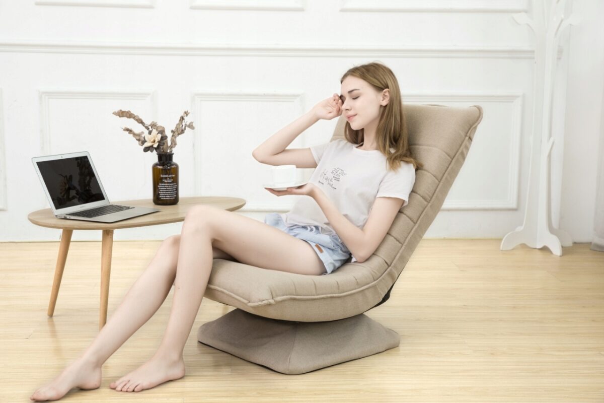 Крісло розкладне OSLO O2 бежевого кольору: комфорт і стиль для вашого офісу або дому