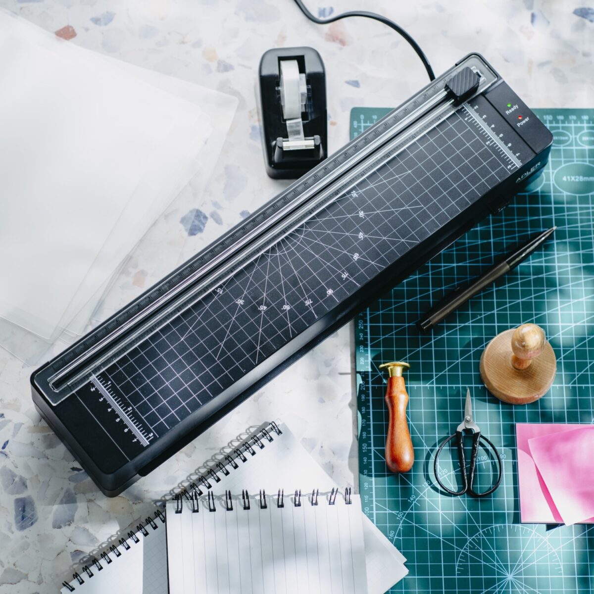 Ламінатор A3 Adler AD 1042 170Вт 300 мм/хв чорний