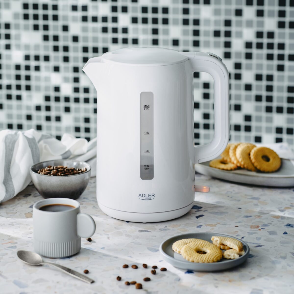 Електричний чайник 2.2 л Adler AD 1386 1850Вт білий