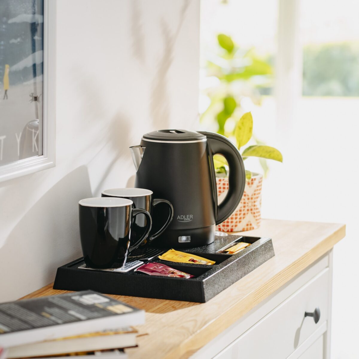 Чайний набір готельний чайник Adler AD 1387 з нержавіючої сталі 1.2л вітальний піднос з чашками та відділеннями