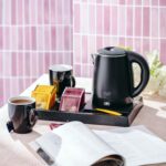 Чайний набір готельний чайник Adler AD 1387 з нержавіючої сталі 1.2л вітальний піднос з чашками та відділеннями