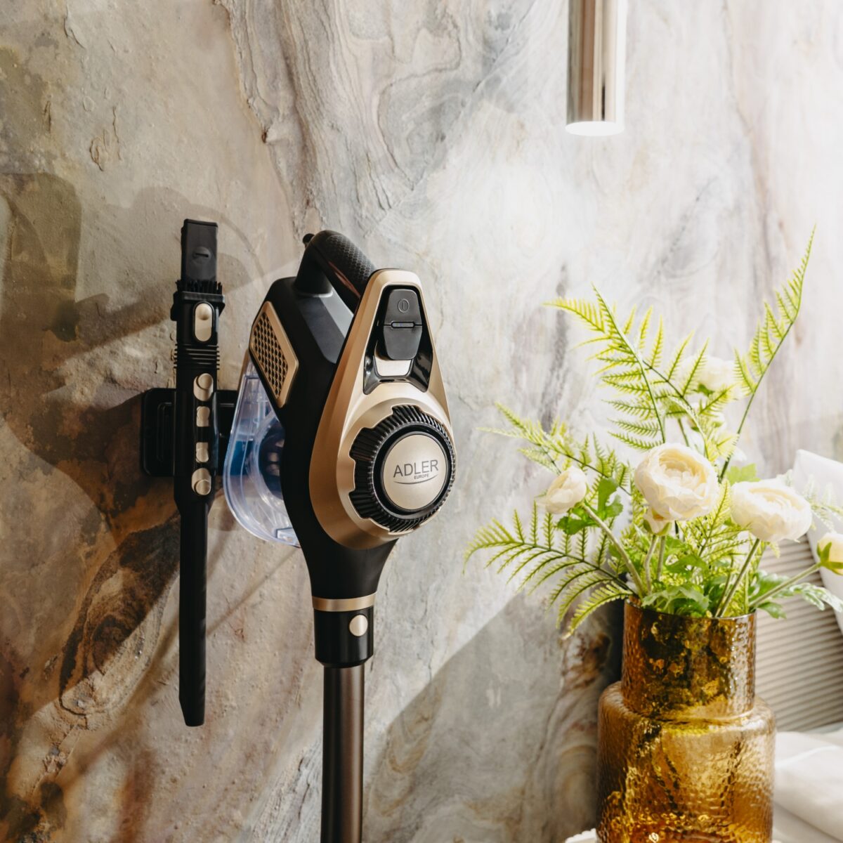 1500_ad_7083gl_19 Ручний акумуляторний пилосос Adler AD 7083 3.5кг 15000Pa фільтр HEPA 13 700Вт gold - Зображення 5