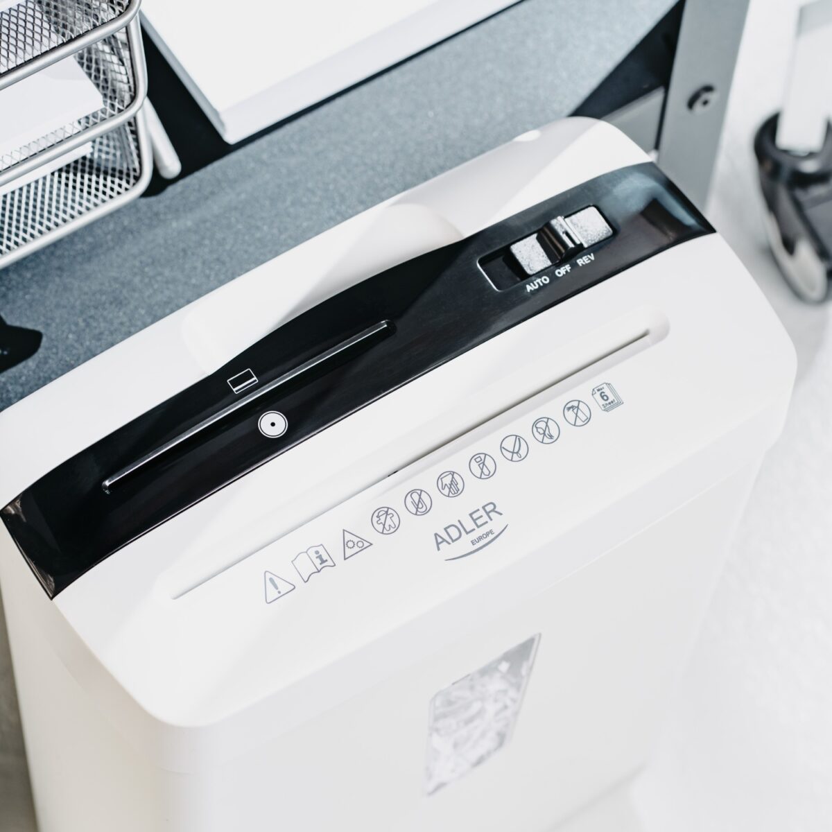 Знищувач паперу шредер документів і дисків Adler AD 1037 White