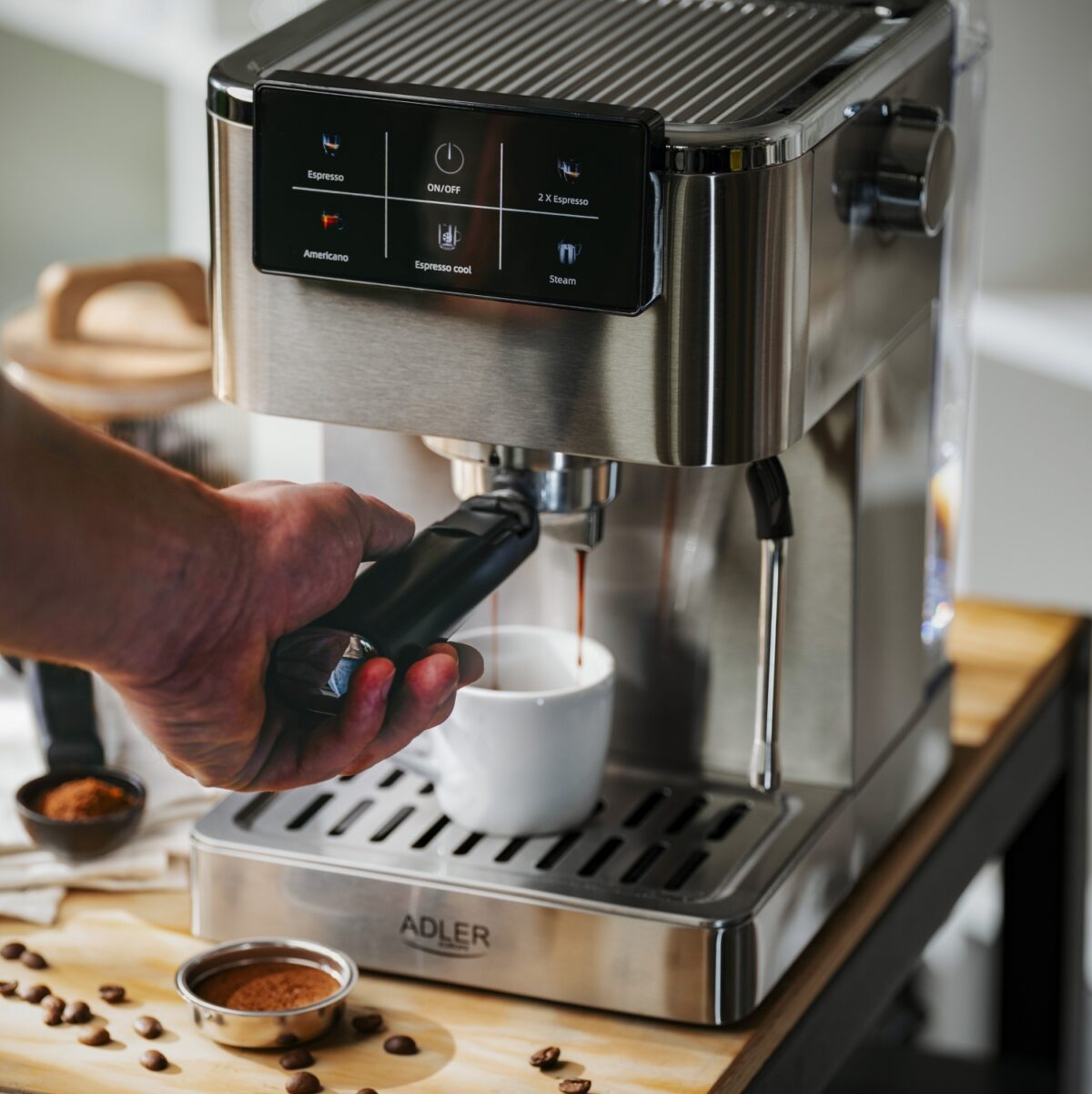 Кавоварка компресійна 5-в-1 Adler AD 4390 термоблок 20 бар PID спінювач молока