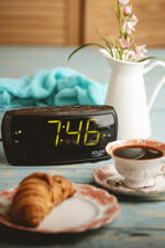 Компактний Годинник Радіо з Будильником та FM/AM Adler AD 1121 green