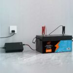 Зарядний пристрій для LiFePO4 акумуляторів LTC Energy LXPOE20 20A 12V 14.6V