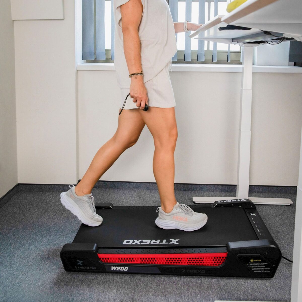 Бігова доріжка електрична XTREXO Walking Pad W200 чорний - Зображення 4